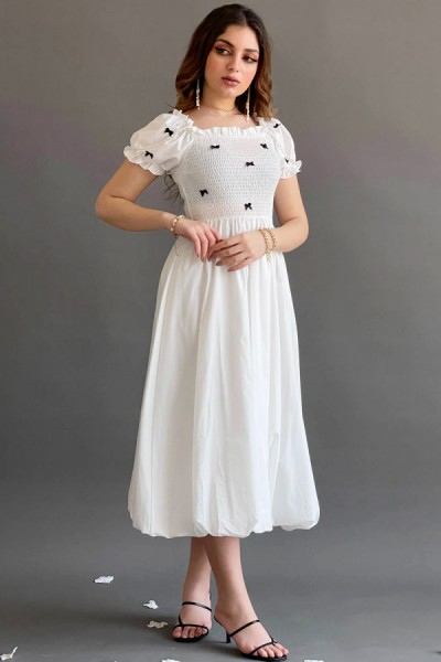 فستان ميد بزم على الصدر