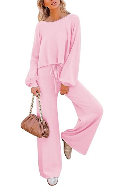 ملابس رياضية نسائية